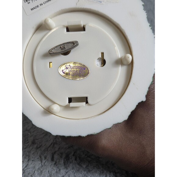 San Francisco Music Box Co Heart Tugs Musical Snow Globe Friends Home House WBox - Picture 9 of 9